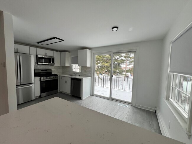 Foto del edificio - 36 Hill Rd