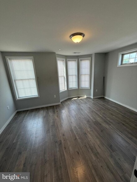 Building Photo - 1641 W Venango St