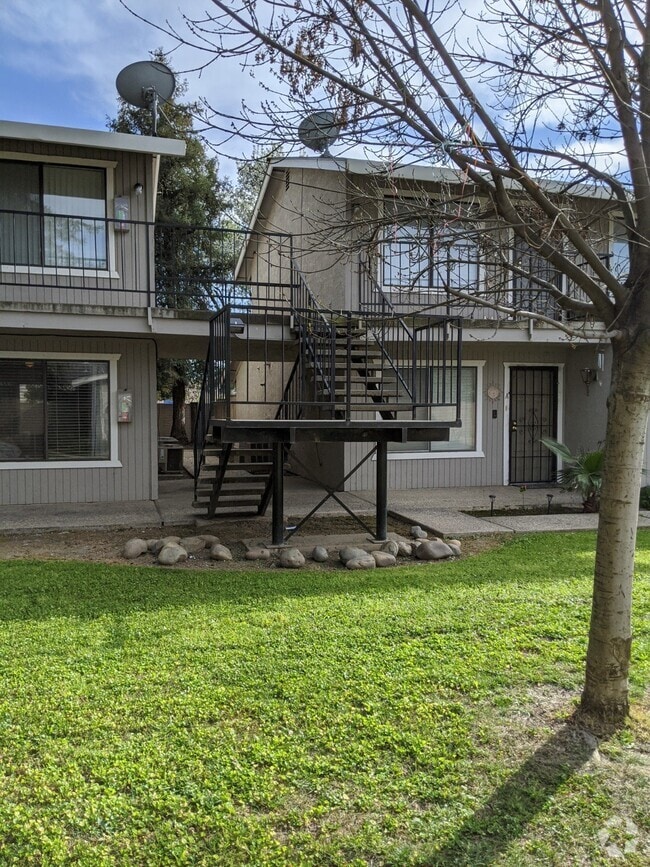 Building Photo - 1684 Conestoga Dr