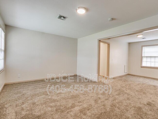 Foto del edificio - 901 Stansell Dr