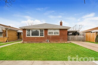 Building Photo - 8512 Frontage Rd