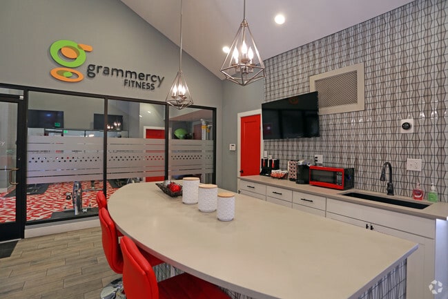 Interior Photo - Grammercy