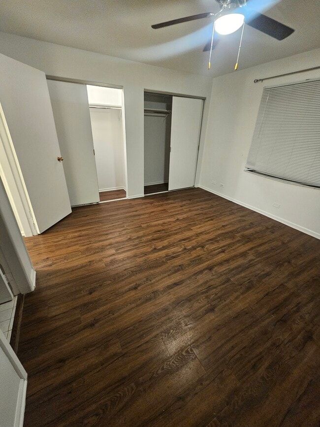 Foto del edificio - 146 Green Bay Rd