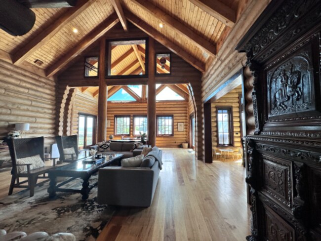 Building Photo - 715 Aspen Ln