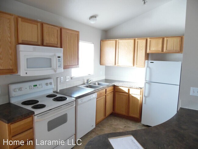 Foto del edificio - 4 br, 2 bath House - 647 Mitchell St. A2
