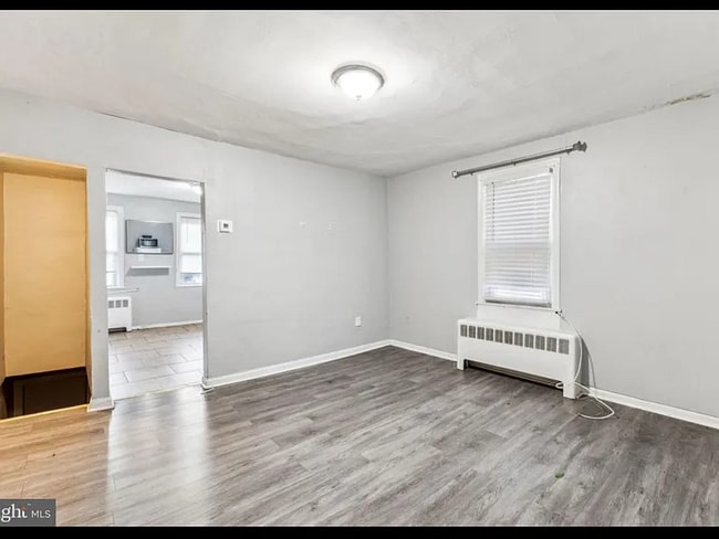 Building Photo - 610 Roosevelt Ave