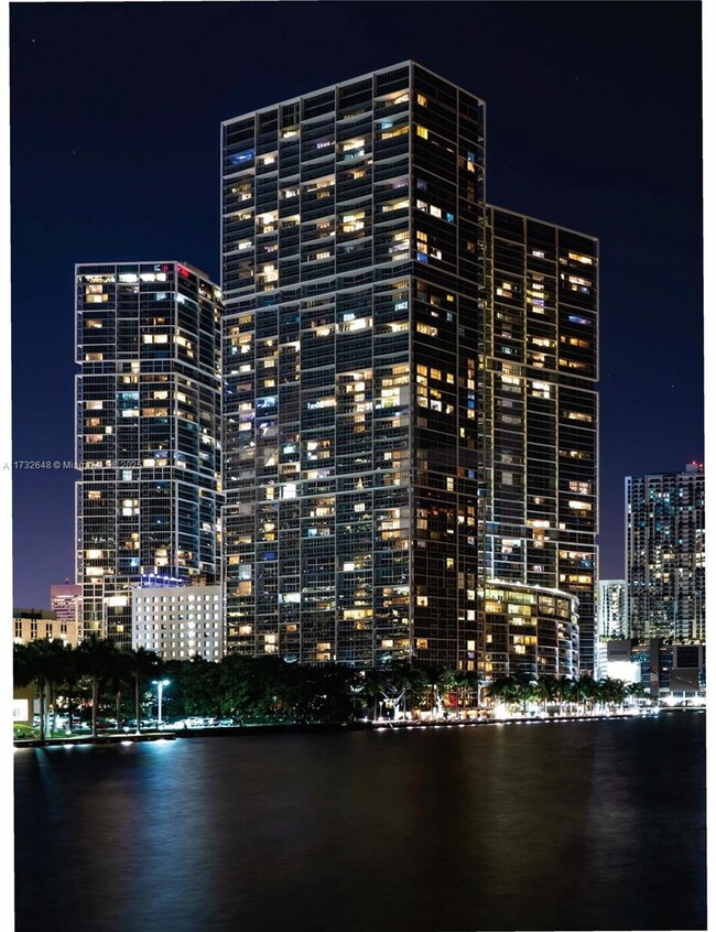 Foto del edificio - 465 Brickell Ave