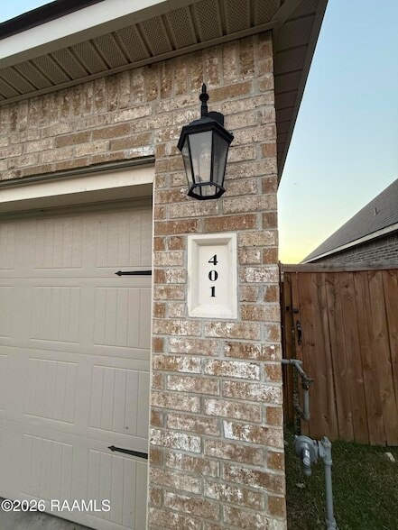 Building Photo - 401 Eastwood Dr