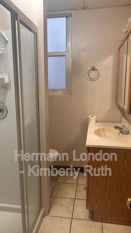 Building Photo - 4668-4 Rosa Ave