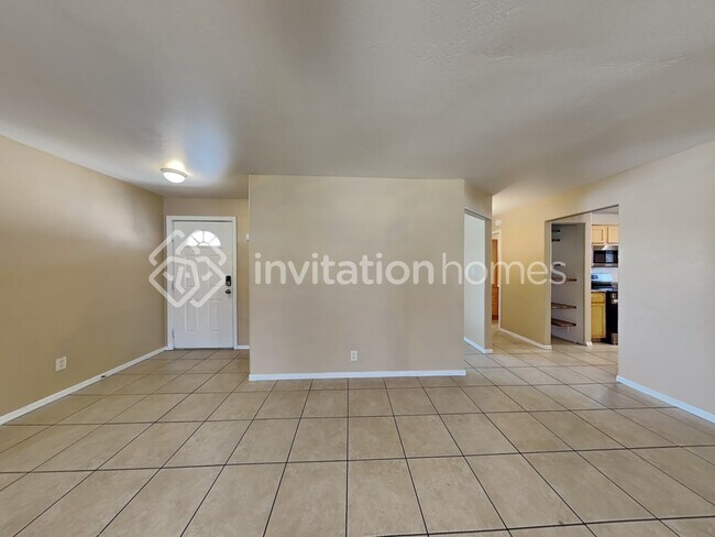 Foto del edificio - 7202 W Luke Ave