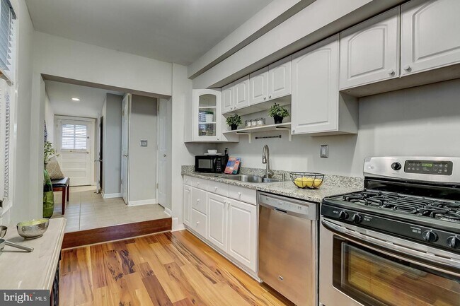 Foto del edificio - 512 E Clement St