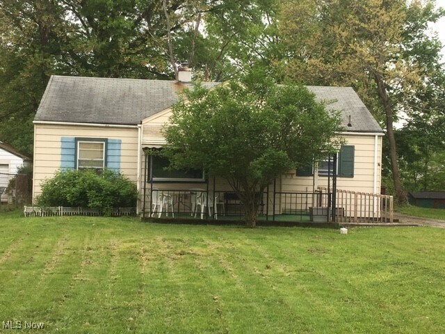 Primary Photo - 122 S Bon Air Ave