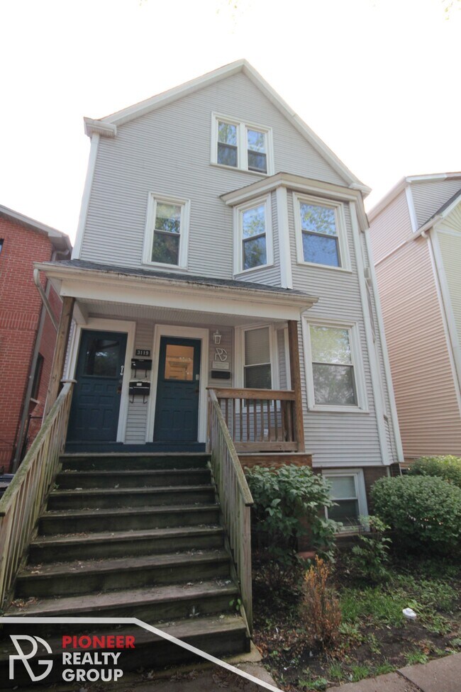Building Photo - 3119 N Paulina St