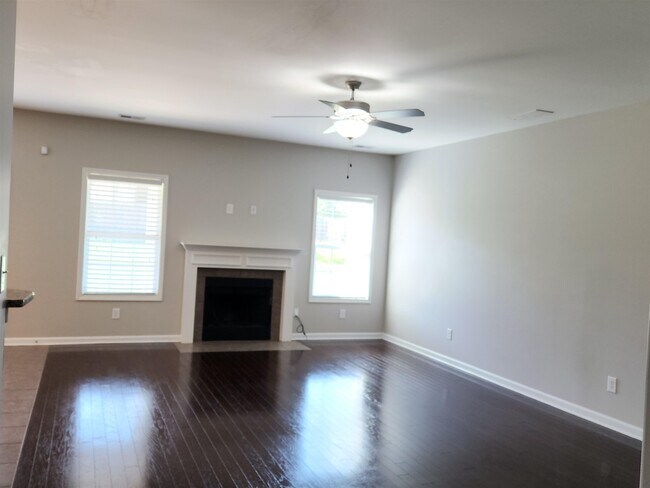 Building Photo - 349 Briandwood Dr