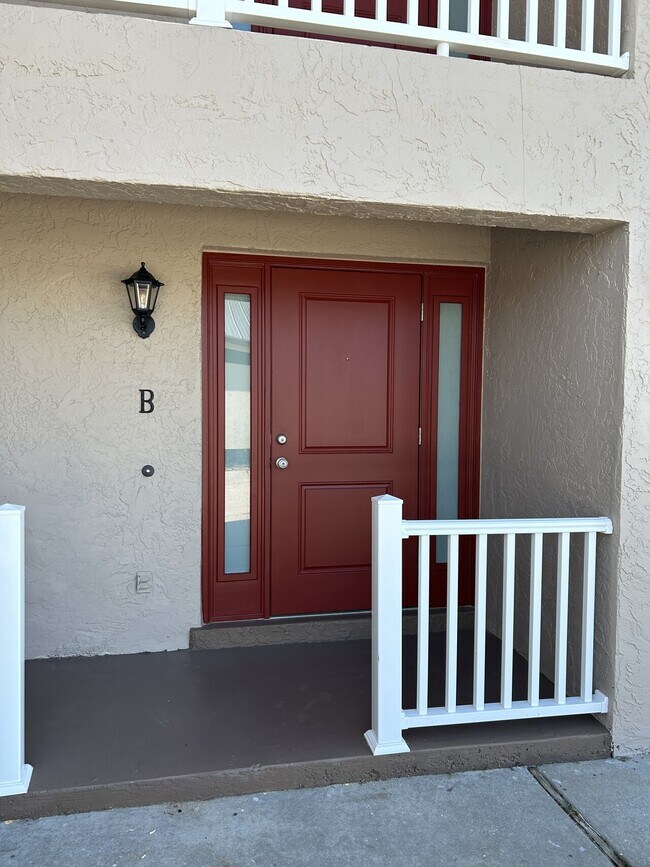 Building Photo - 2504 Magdalina Dr