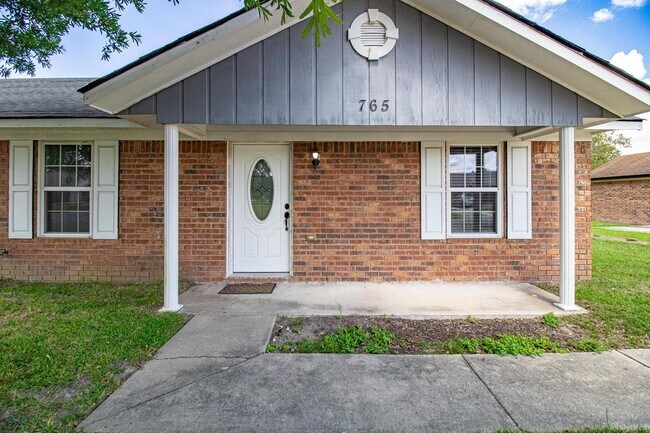 Building Photo - 765 Melissa Dr