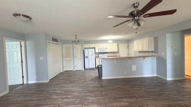Building Photo - 3221 Kildaire Dr