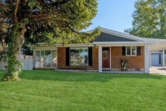 Building Photo - 4671 S Greenvalley Dr