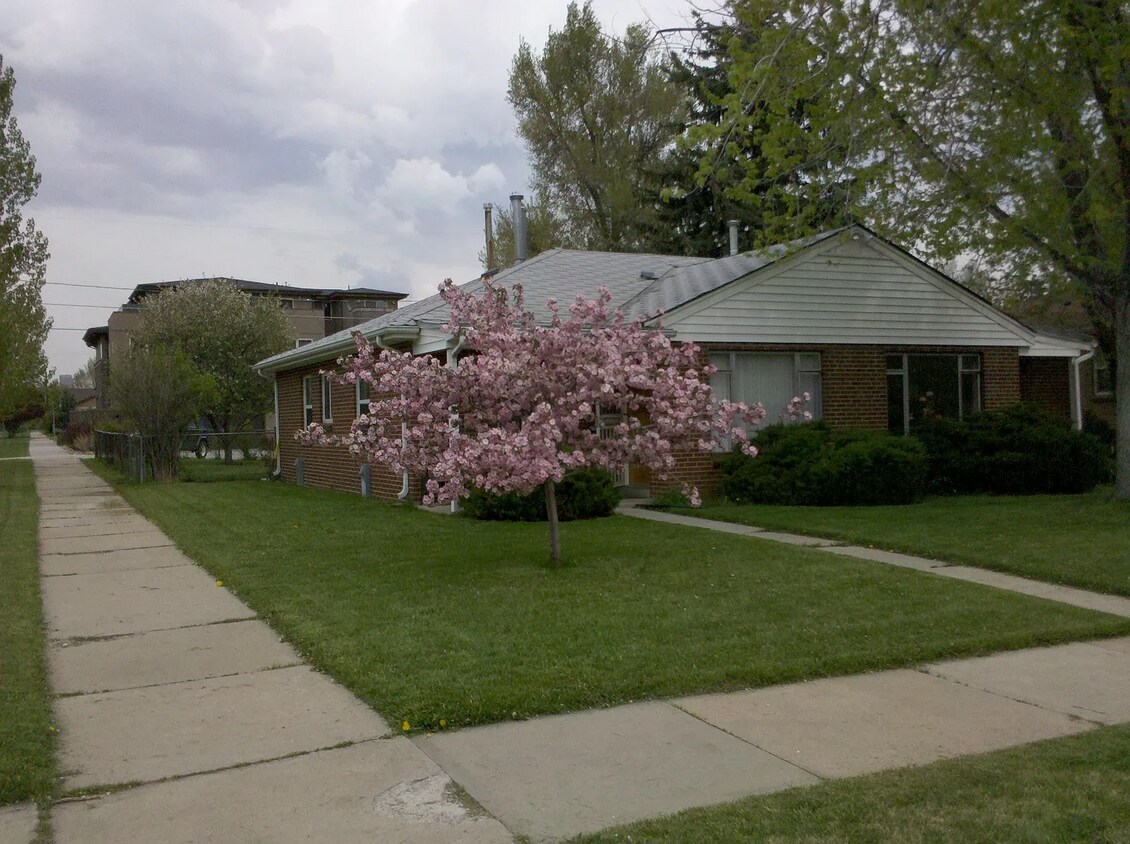 Foto principal - 2060 Newton St