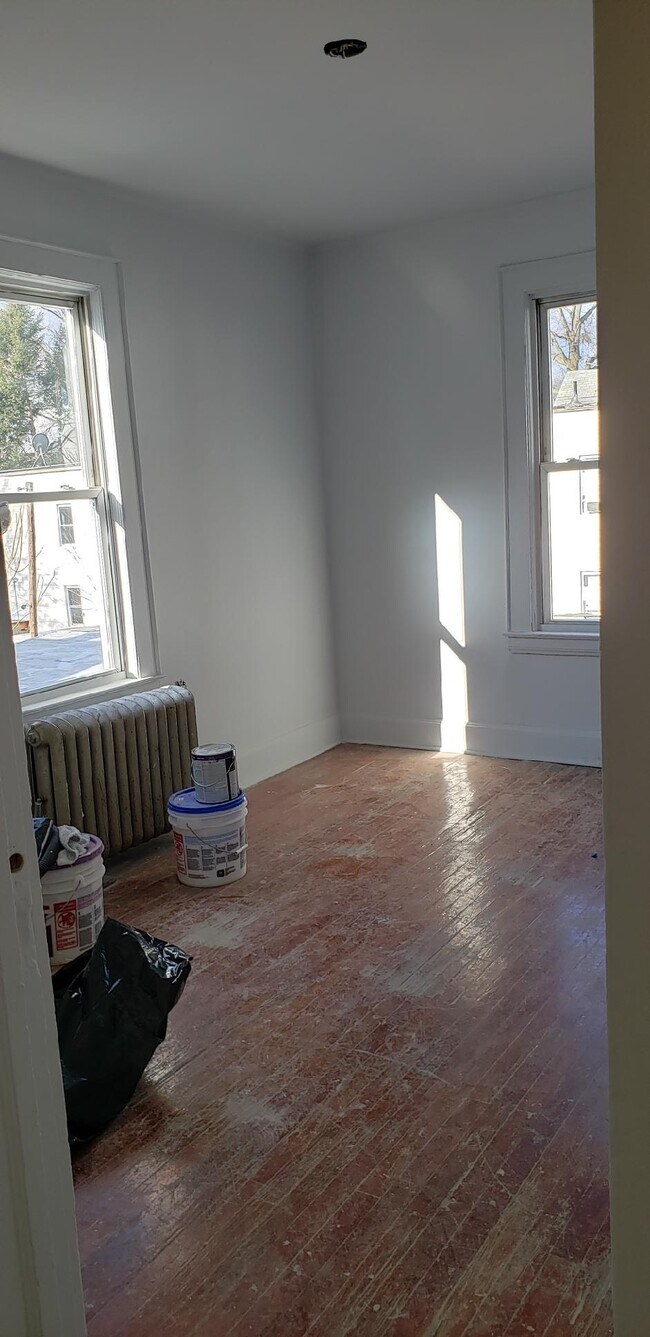 Building Photo - 43 Temple Pl