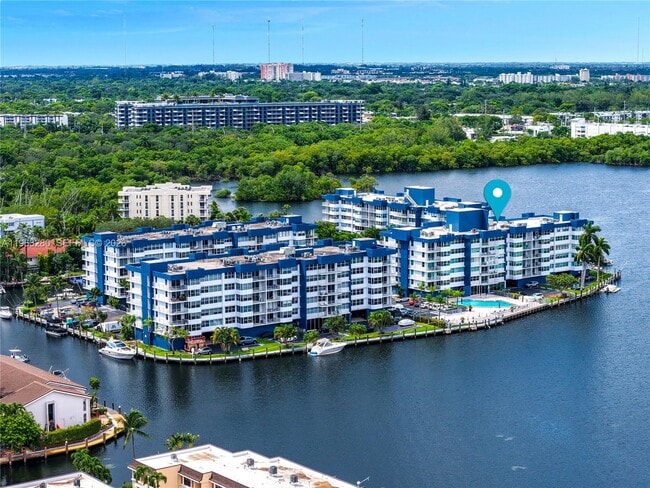 Building Photo - 16558 NE 26th Ave