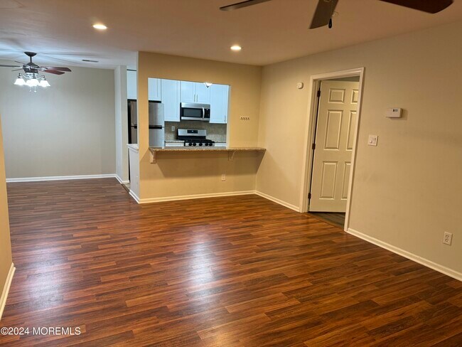 Building Photo - 812 Wedgewood Cir