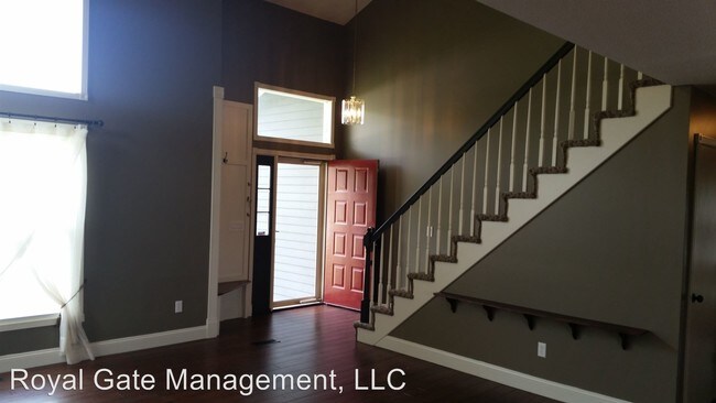 Building Photo - 104 S Sunset Ln
