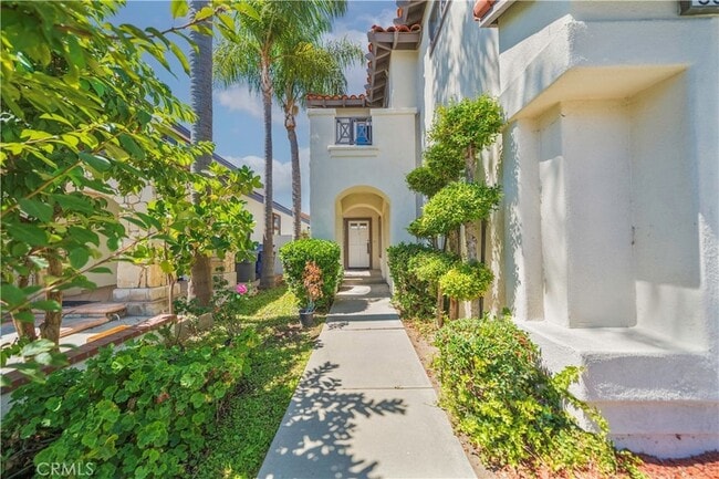 Building Photo - 9531 Montanza Way