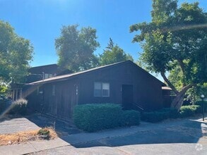 Building Photo - 106 S Williams Ave