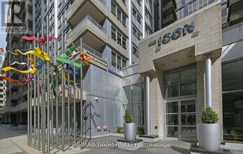 Building Photo - 270 Wellington St W