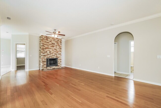 Foto del edificio - 1821 Mountclair Ct