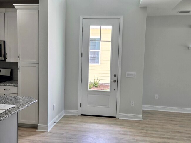 Building Photo - 9237 Cool Breeze Dr