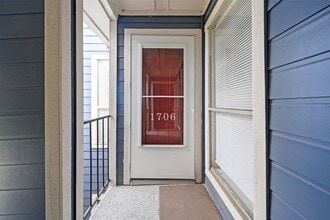 Building Photo - 18519 Egret Bay Blvd