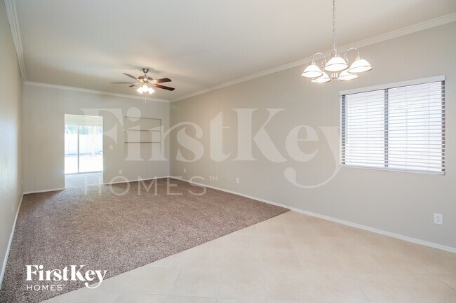 Building Photo - 991 E Desert Moon Trail