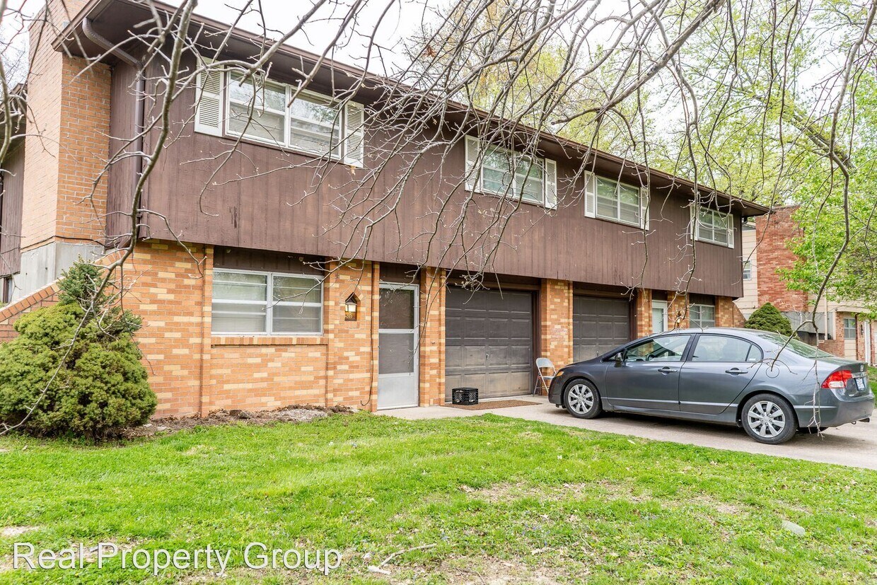 Primary Photo - 4313-4315 W Bethany Dr
