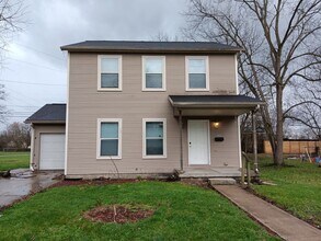 Building Photo - 545 W Grand Ave