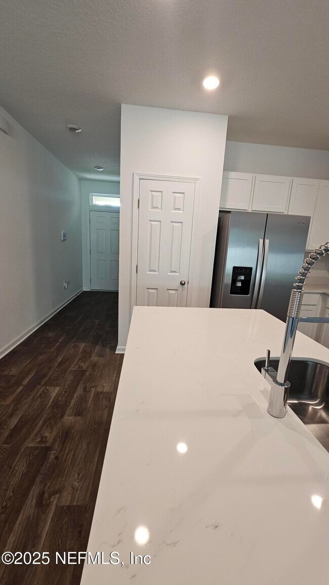 Foto del edificio - 5304 Britton Ln