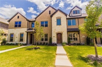 Building Photo - 2221 Jameson Ln