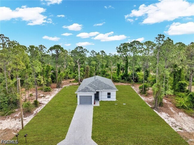 Foto del edificio - 715 Bering Ave S