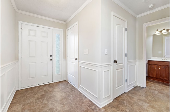 Foto del edificio - Spacious Two Bedroom Townhome - Available end of February