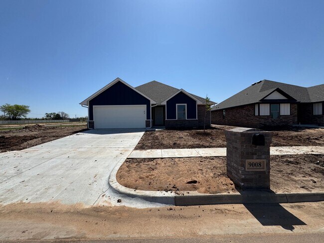 Building Photo - Luxury BRAND NEW 4 Bedroom 2 Bathroom Home...