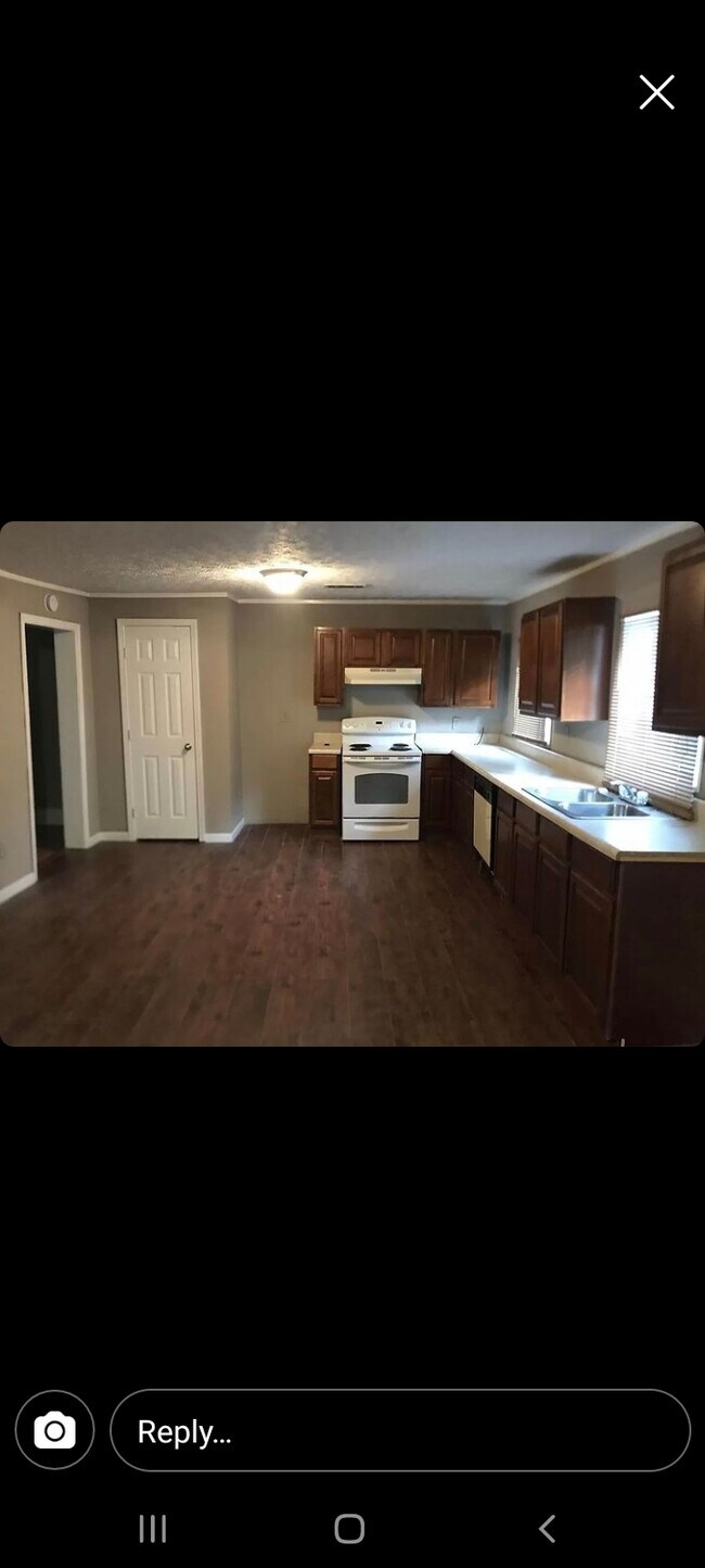 Foto del edificio - 1713 Patterson Rd