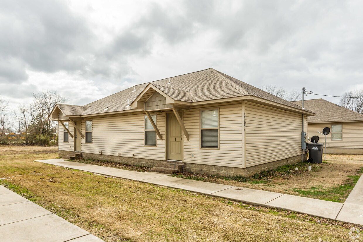 Building Photo - 3707 School St