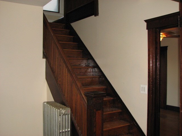 Building Photo - 319 Irvine Pl