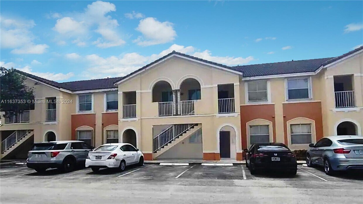 Primary Photo - 1535 SE 26th St