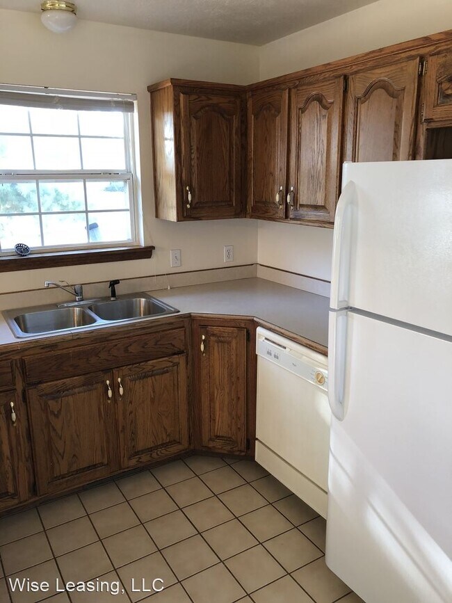 Foto del edificio - 3 br, 2 bath House - 1097 W Green Pine