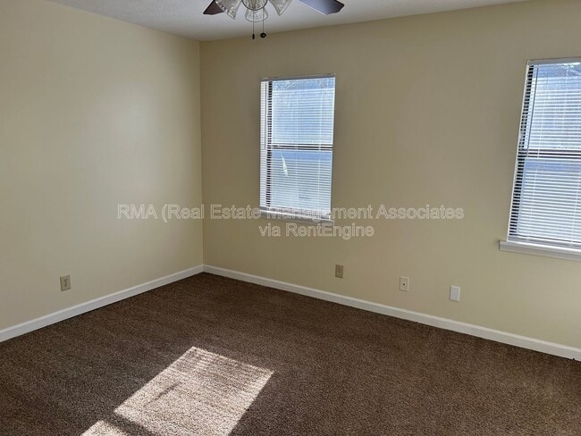 Foto del edificio - 108 Westwind Ct