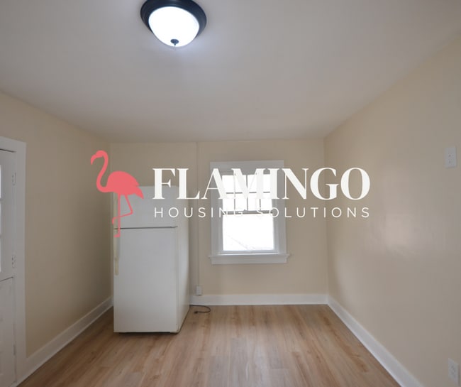 Building Photo - 1827 Elsmere Ave