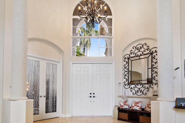 Foto del edificio - 629 Hermitage Cir
