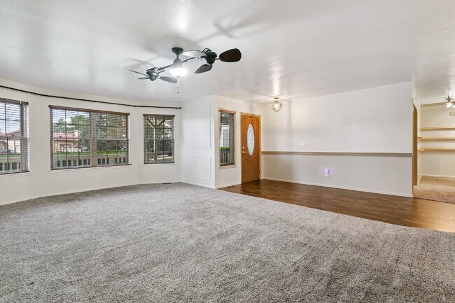 Foto del edificio - 3-Bed Ranch Retreat in Briargate Just 15 M...